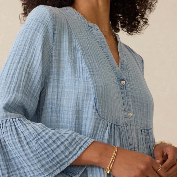 NEW Faherty Dream Organic Cotton Gauze Kasey Dress in Light Indigo Wash - Picture 3 of 8